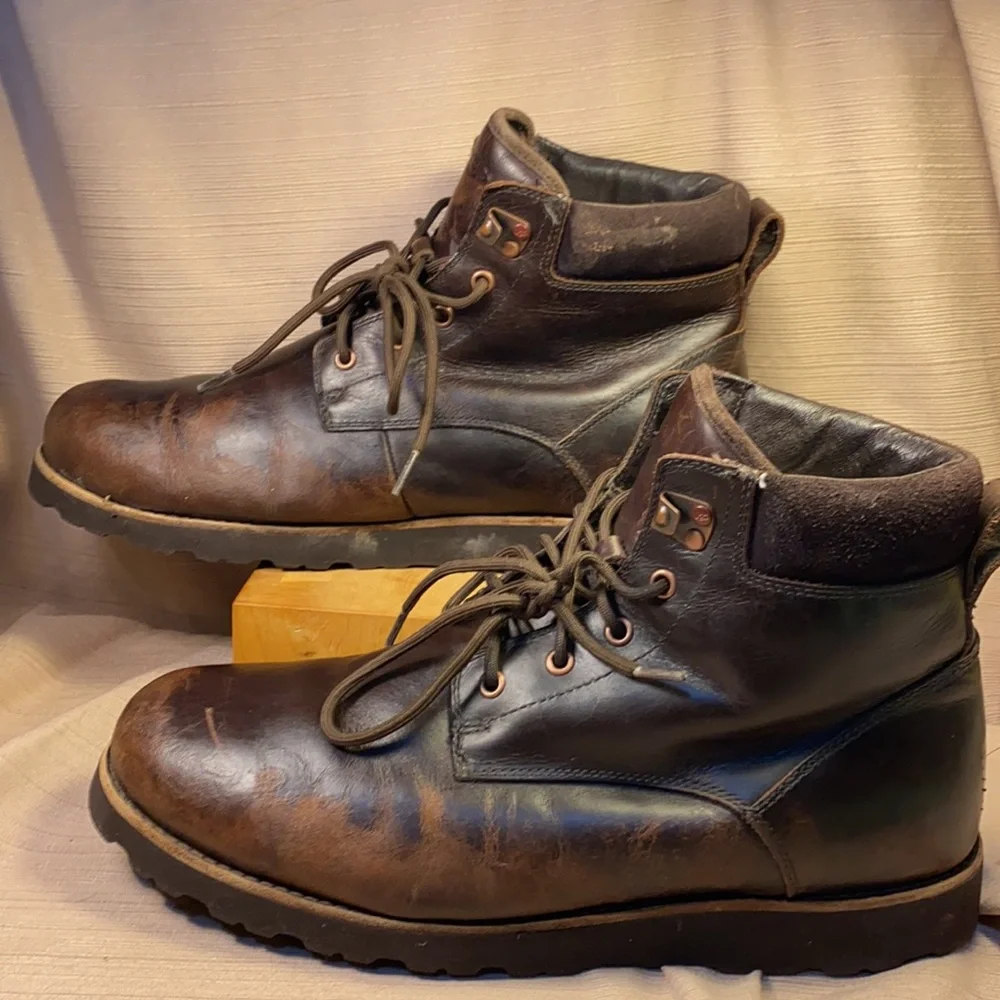 UGG stamp sz13